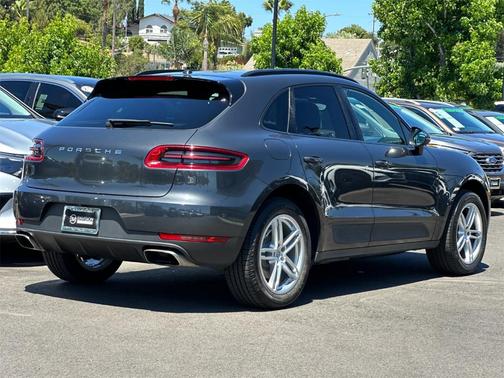 2018 Porsche Macan Base