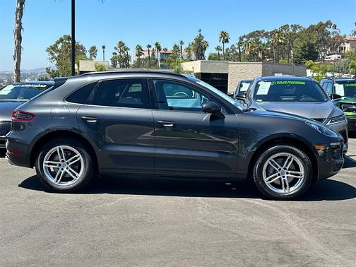 2018 Porsche Macan Base
