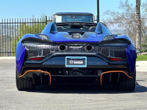 2025 McLaren Artura Performance