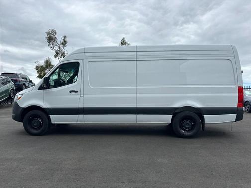 2025 Mercedes-Benz Sprinter 2500 High Roof