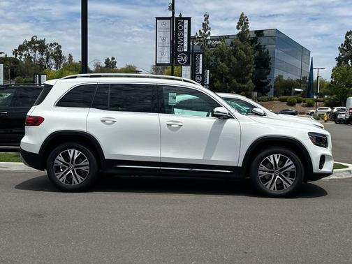 Polar White 2026 Mercedes-Benz GLB 250 Base