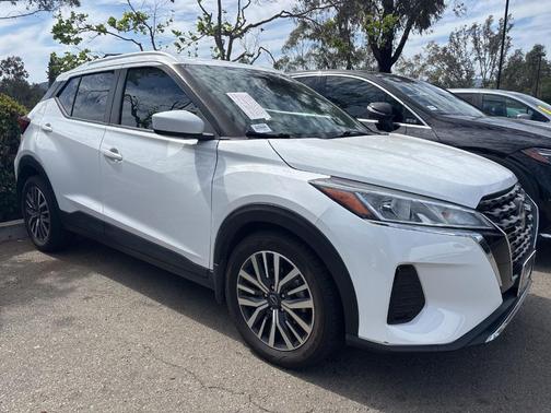 2022 Nissan Kicks SV