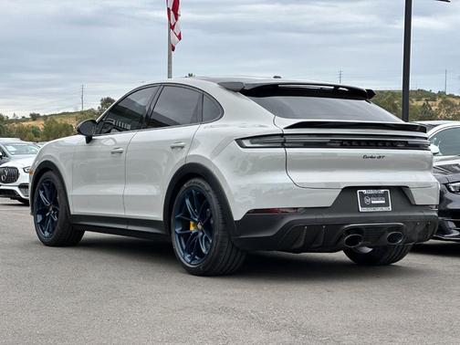 Chalk 2024 Porsche Cayenne Turbo GT