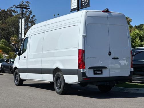 Arctic White 2026 Mercedes-Benz Sprinter 2500 High Roof