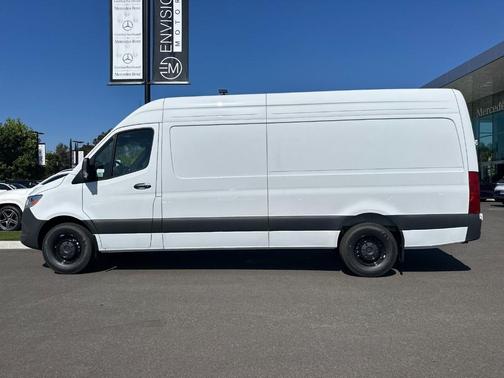 Arctic White 2026 Mercedes-Benz Sprinter 2500 High Roof