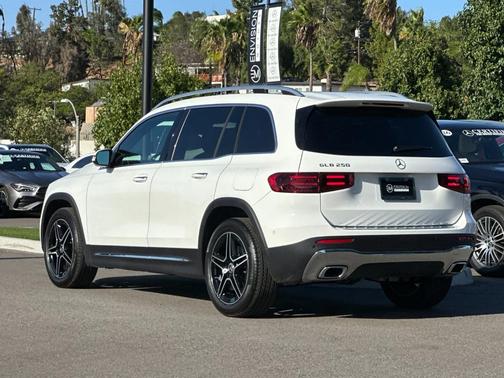 Polar White 2026 Mercedes-Benz GLB 250 Base