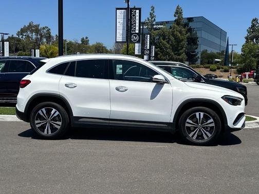 Polar White 2025 Mercedes-Benz GLA 250 Base