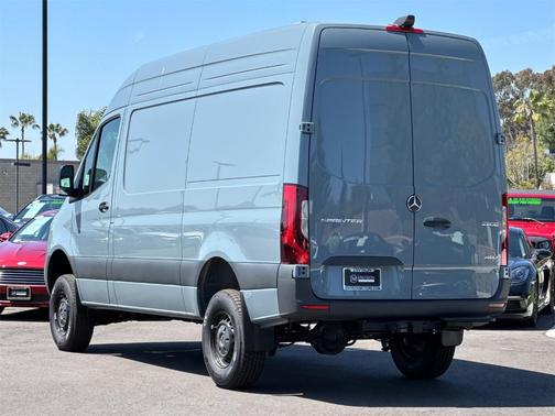 2025 Mercedes-Benz Sprinter 2500 Standard Roof