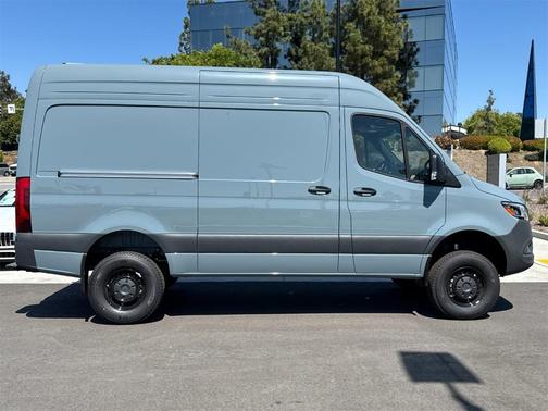 2025 Mercedes-Benz Sprinter 2500 Standard Roof