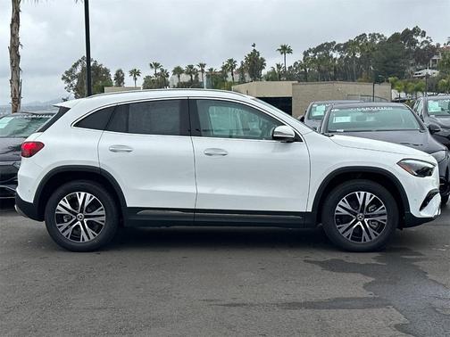 2025 Mercedes-Benz GLA 250 Base