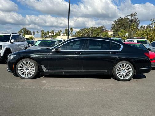 2019 BMW 750 i