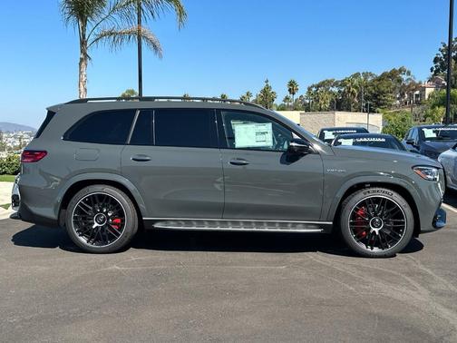 2026 Mercedes-Benz AMG GLS 63 Base