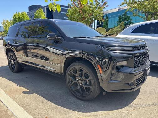 Mosaic Black Metallic 2024 Chevrolet Traverse RS