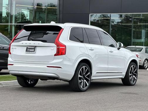 2022 Volvo XC90 Recharge Plug-In Hybrid T8 Inscription Expression 6 Passenger