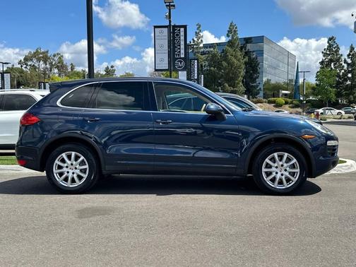 Dark Blue Metallic 2012 Porsche Cayenne Base