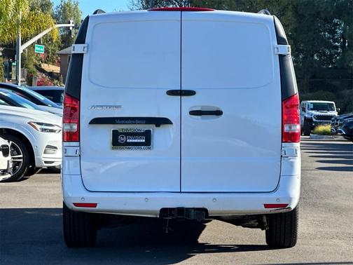 2022 Mercedes-Benz Metris Base