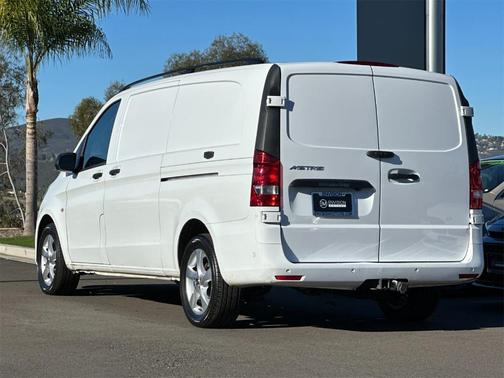 2022 Mercedes-Benz Metris Base