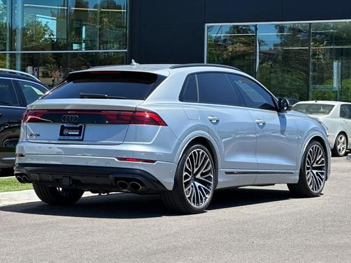 Satellite Silver Metallic 2024 Audi SQ8 4.0T Prestige