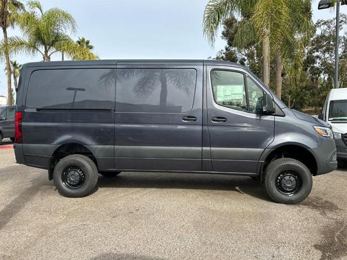 2025 Mercedes-Benz Sprinter 2500 Standard Roof