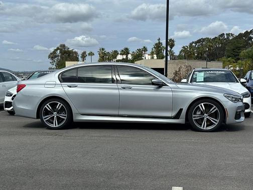 2019 BMW 750 i