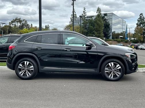 2025 Mercedes-Benz GLA 250 Base