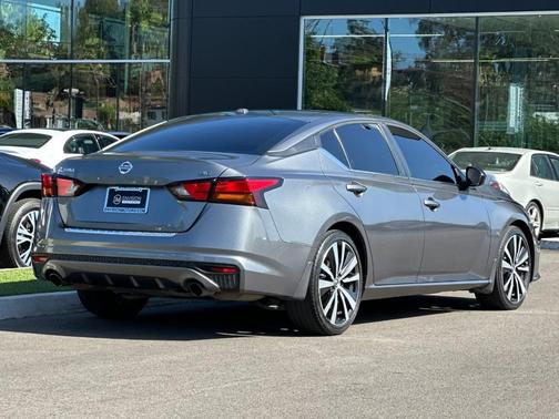 Gun Metallic 2019 Nissan Altima 2.5 SR