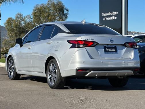 2020 Nissan Versa 1.6 SV