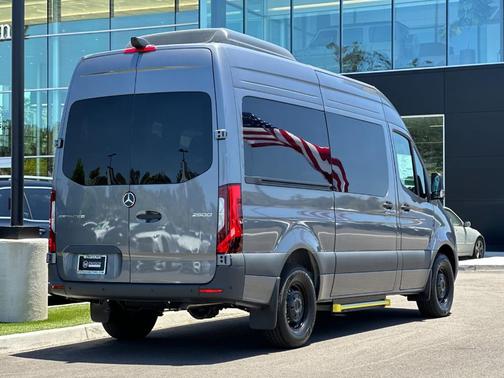 2026 Mercedes-Benz Sprinter 2500 144 WB Standard Roof Passenger