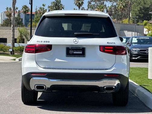 Polar White 2026 Mercedes-Benz GLB 250 Base 4MATIC