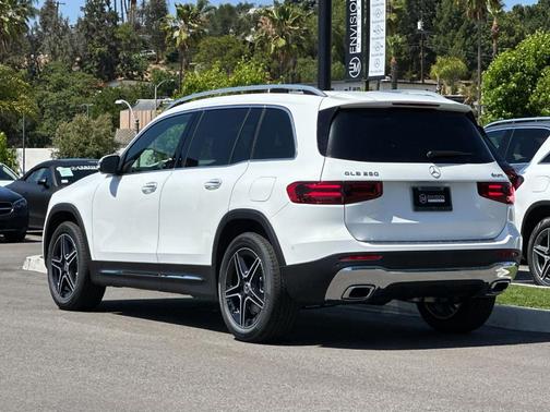Polar White 2026 Mercedes-Benz GLB 250 Base 4MATIC