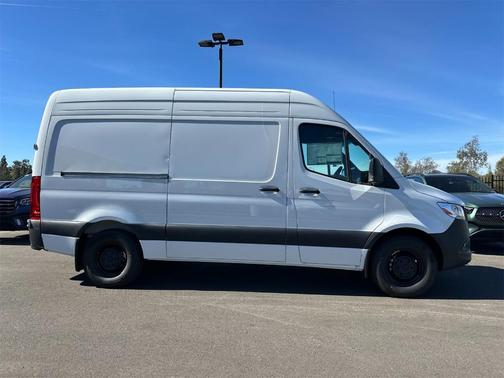 2026 Mercedes-Benz Sprinter 2500 Standard Roof