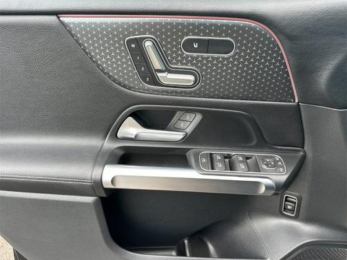 2025 Mercedes-Benz GLB 250 Base