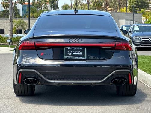 Sebring Black Crystal Effect 2024 Audi RS 7 4.0T quattro Performance