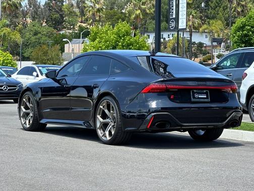 Sebring Black Crystal Effect 2024 Audi RS 7 4.0T quattro Performance