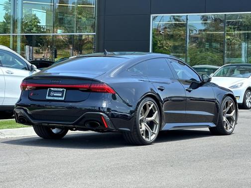 Sebring Black Crystal Effect 2024 Audi RS 7 4.0T quattro Performance
