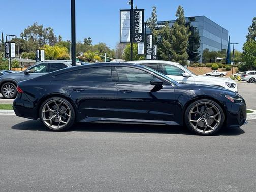 Sebring Black Crystal Effect 2024 Audi RS 7 4.0T quattro Performance
