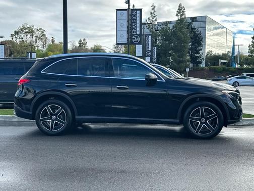 Black 2026 Mercedes-Benz GLC 300 Base