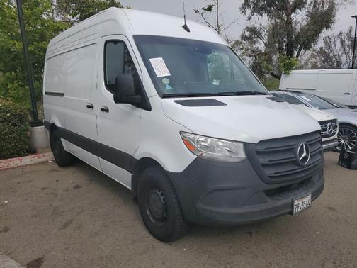 Arctic White 2024 Mercedes-Benz Sprinter 2500 144 WB