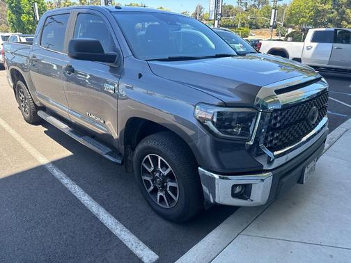 Magnetic Gray Metallic 2019 Toyota Tundra SR5
