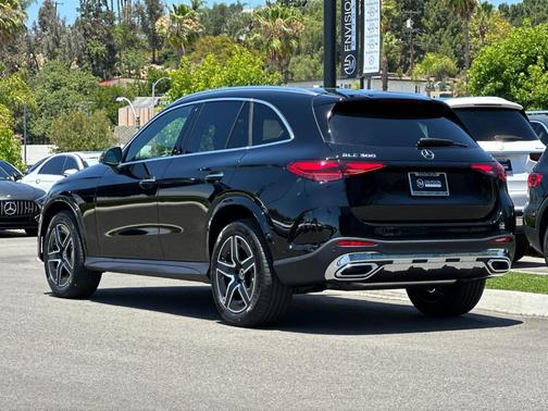 Black 2026 Mercedes-Benz GLC 300 Base