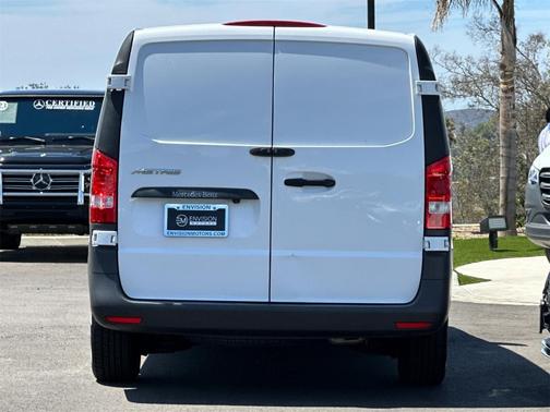 2022 Mercedes-Benz Metris Base