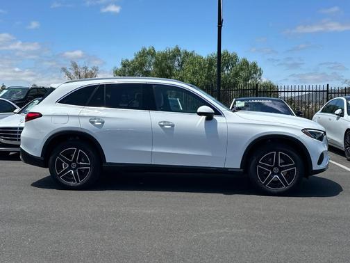 Polar White 2026 Mercedes-Benz GLC 300 Base