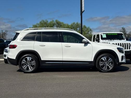 Polar White 2026 Mercedes-Benz GLB 250 Base