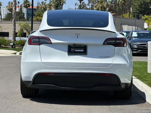 Pearl White Multi 2022 Tesla Model Y Performance