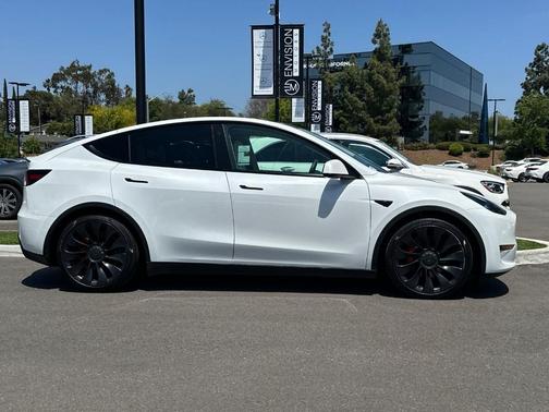 Pearl White Multi 2022 Tesla Model Y Performance