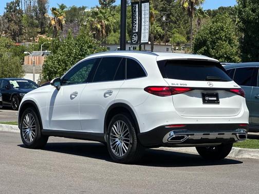 Polar White 2026 Mercedes-Benz GLC 300 Base 4MATIC