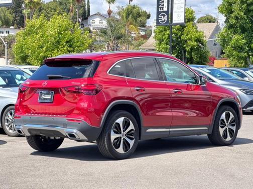 MANUFAKTUR Patagonia Red Metallic 2026 Mercedes-Benz GLA 250 Base 4MATIC