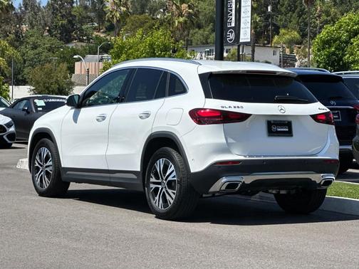 Polar White 2026 Mercedes-Benz GLA 250 Base 4MATIC
