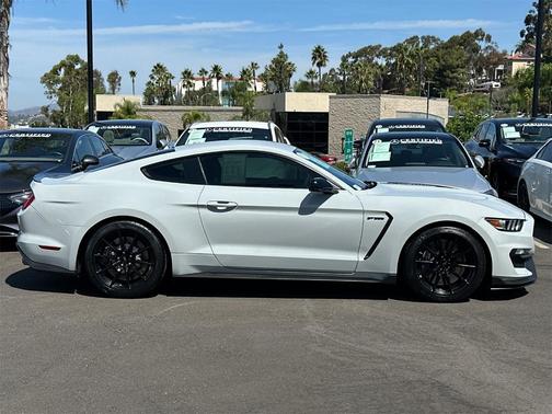 2016 Ford Shelby GT350 Base
