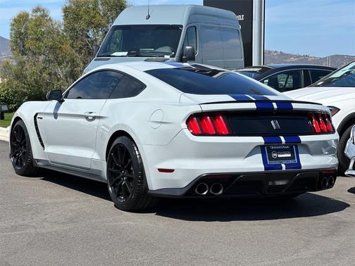 2016 Ford Shelby GT350 Base
